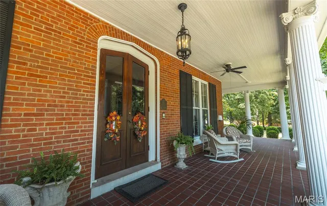 $895,000 | 1014 Henry Street, Alton, IL 62002