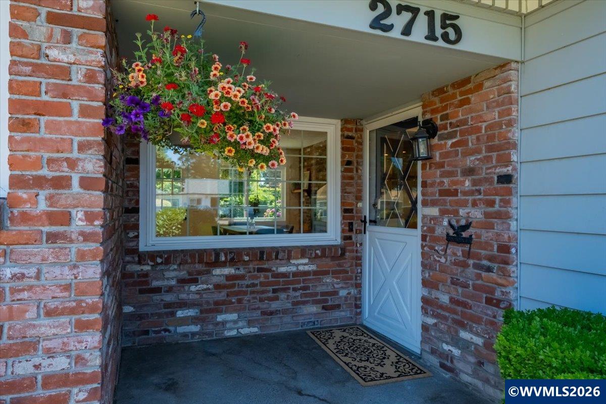 2715 Southwest Park Terrace Albany, OR 97321 - Photo 4 of 50