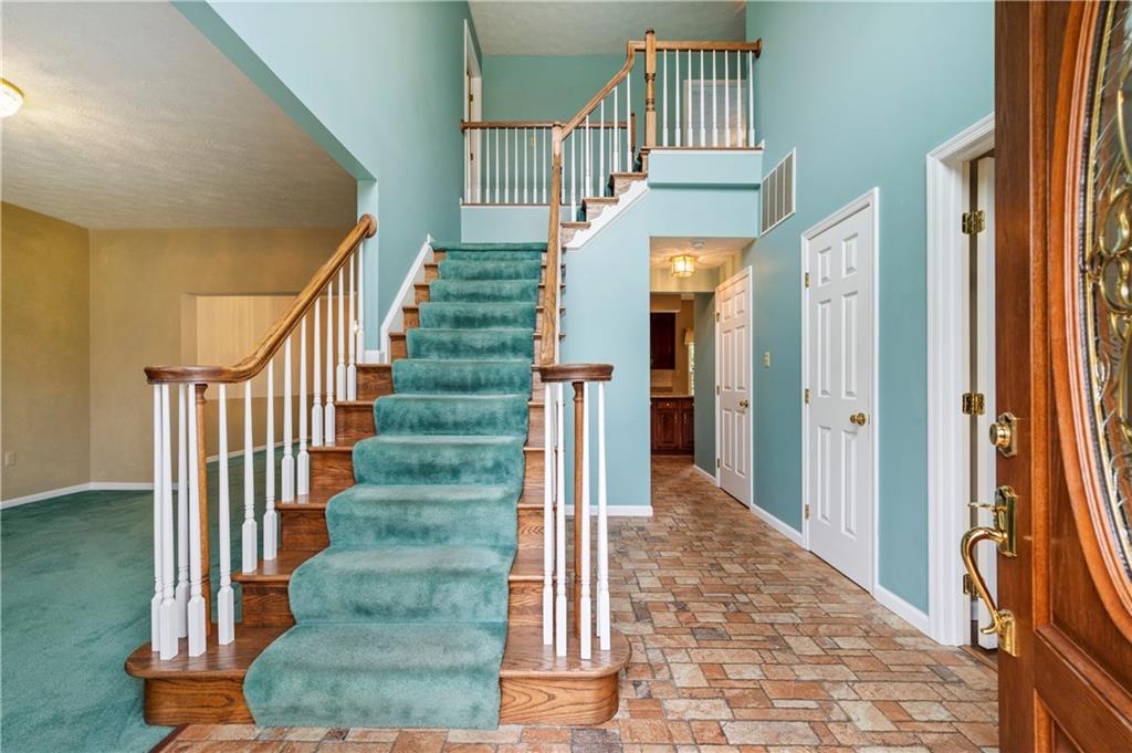 372 Indian Ridge Drive Coraopolis, PA 15108 - Photo 3 of 30 a view of entryway