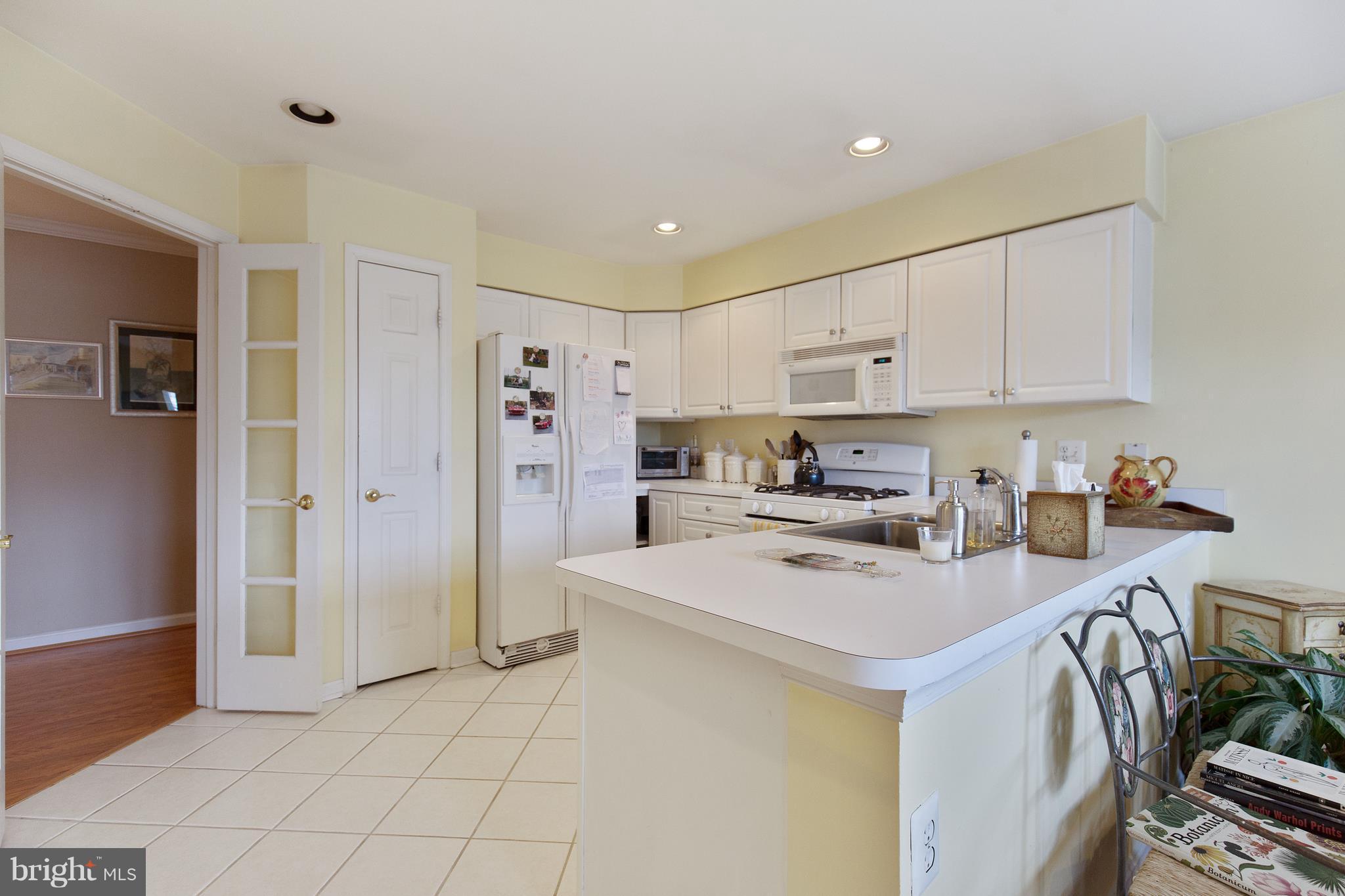 12340 Rosslare Ridge Road, Unit 301 Lutherville-Timonium, MD 21093 - Photo 21 of 29 Kitchen