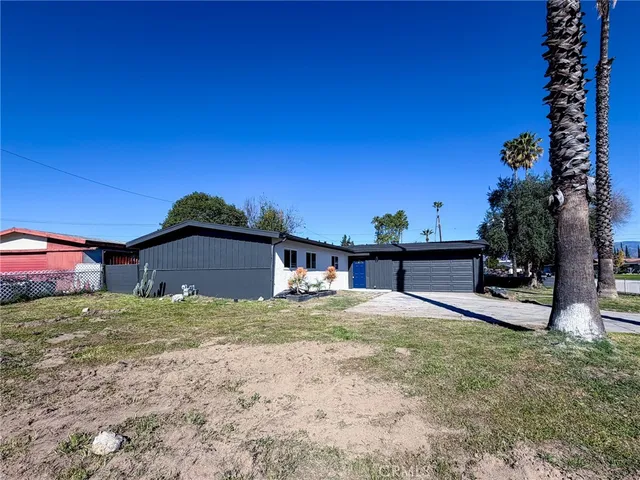 a house view with a outdoor space