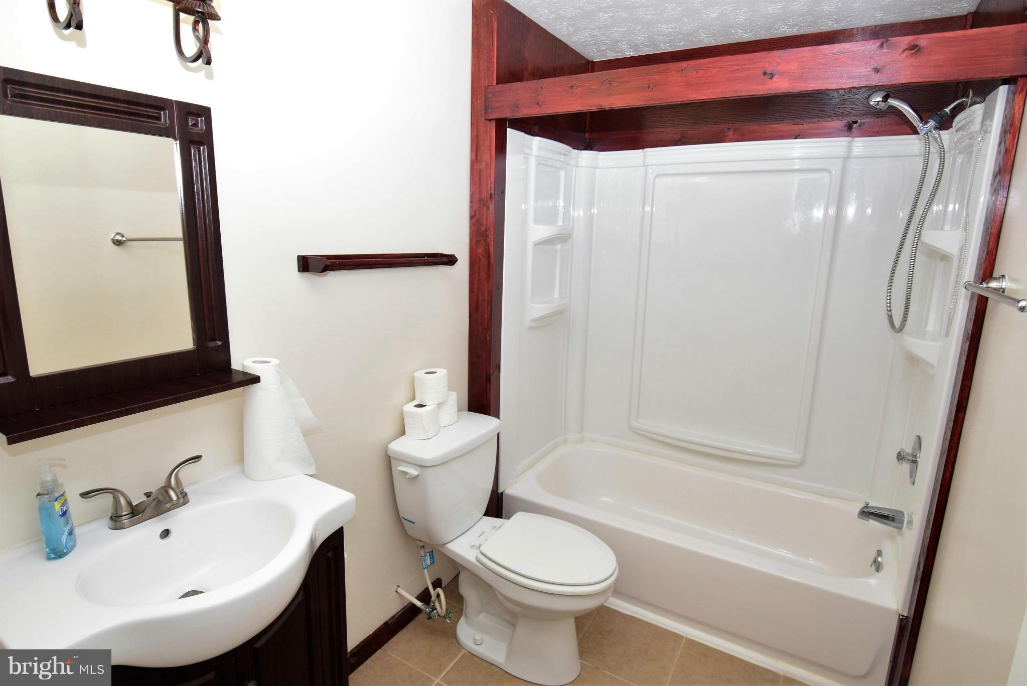 8148 Silo Road Severn, MD 21144 - Photo 17 of 30 Full Hall Bath