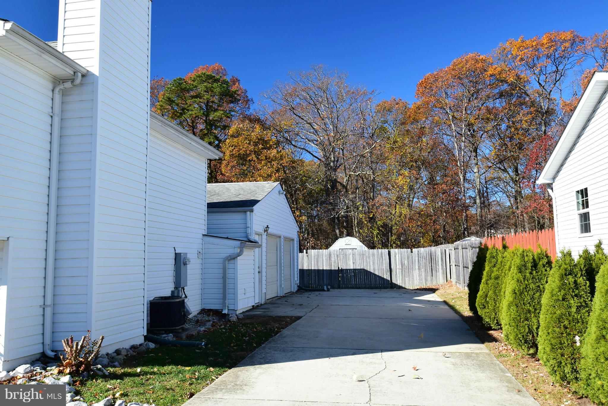 8148 Silo Road Severn, MD 21144 - Photo 29 of 30 Driveway/gaarge