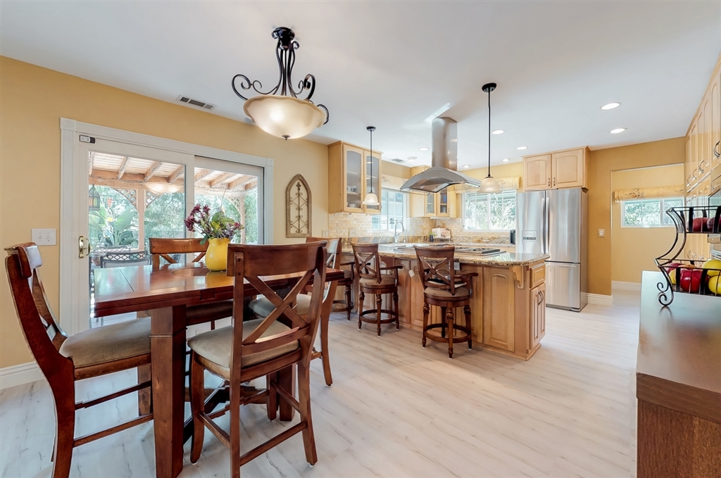 13535 Apache Road Poway, CA 92064 - Photo 4 of 23