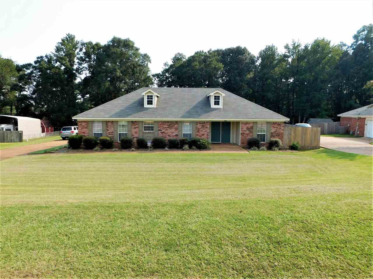 308 Ridge Park Drive Raymond, MS 39154 - Photo 1 of 38 Photo 1