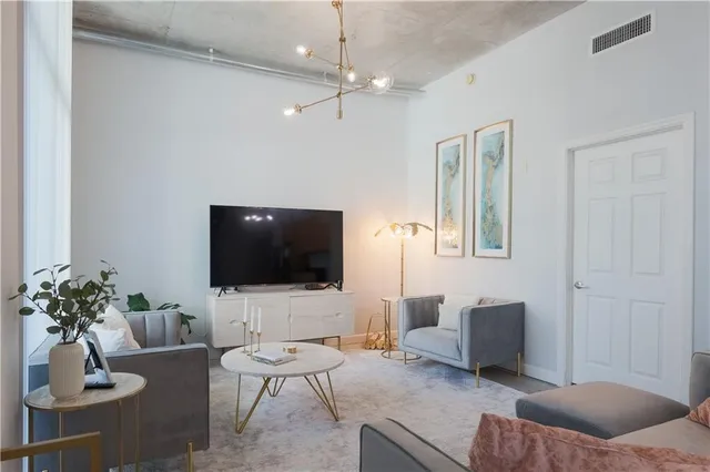 $2,700 | 2100 Van Buren Street, Unit 308, Hollywood, FL 33020