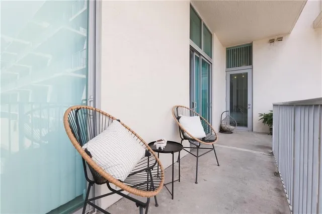 $2,700 | 2100 Van Buren Street, Unit 308, Hollywood, FL 33020
