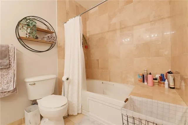 $2,700 | 2100 Van Buren Street, Unit 308, Hollywood, FL 33020