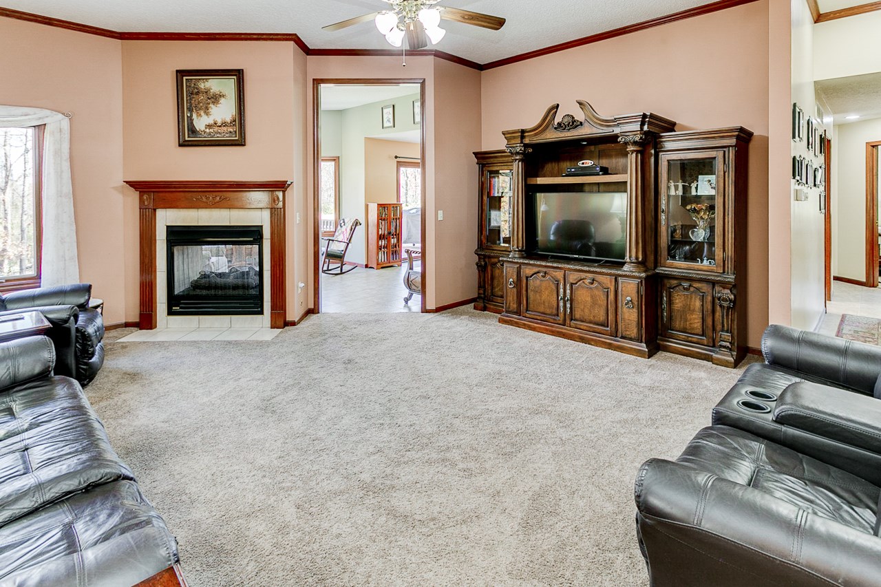 8317 Winchester Road Fort Wayne, IN 46819 - Photo 11 of 36