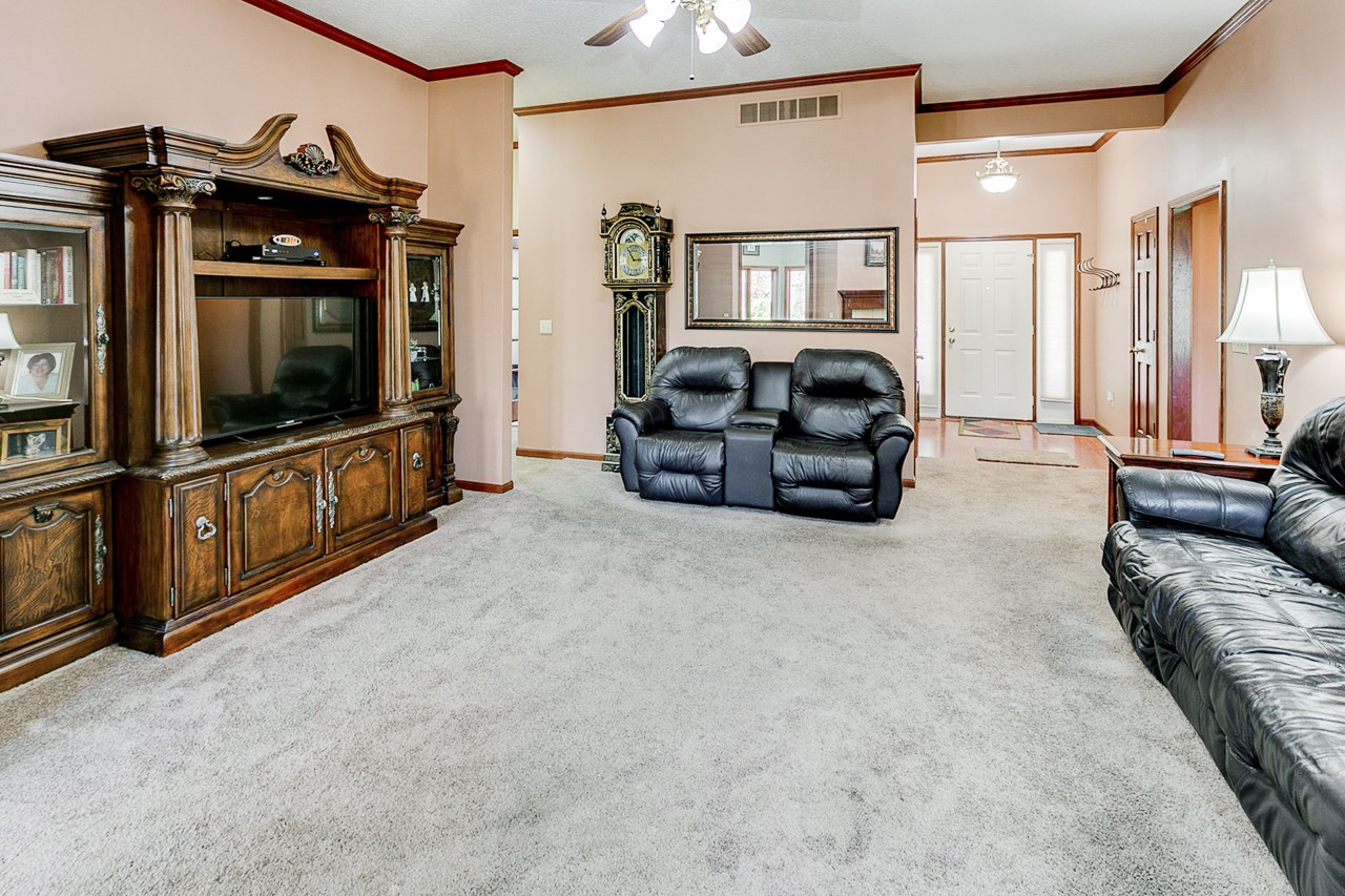 8317 Winchester Road Fort Wayne, IN 46819 - Photo 9 of 36