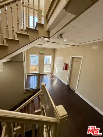 $1,395 | 334 North Heliotrope Drive, Unit 201, Los Angeles, CA 90004