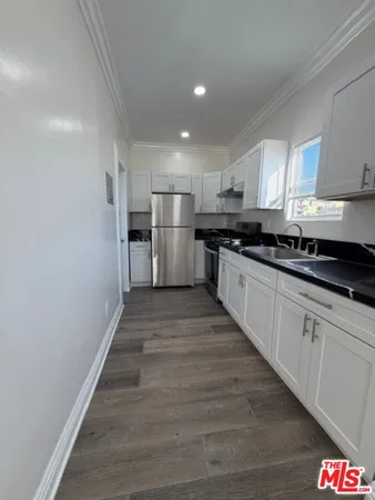 $1,395 | 334 North Heliotrope Drive, Unit 201, Los Angeles, CA 90004