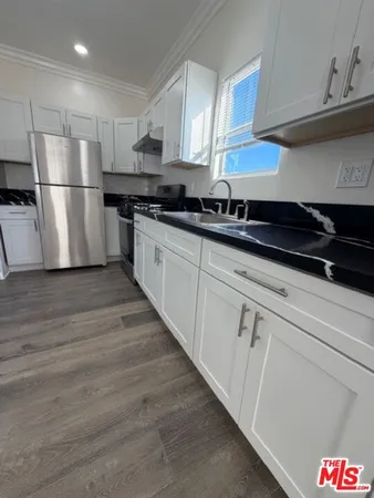 $1,395 | 334 North Heliotrope Drive, Unit 201, Los Angeles, CA 90004