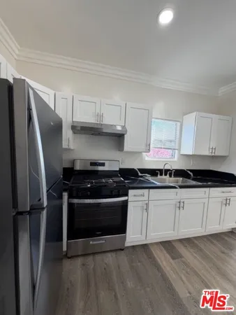 $1,395 | 334 North Heliotrope Drive, Unit 201, Los Angeles, CA 90004