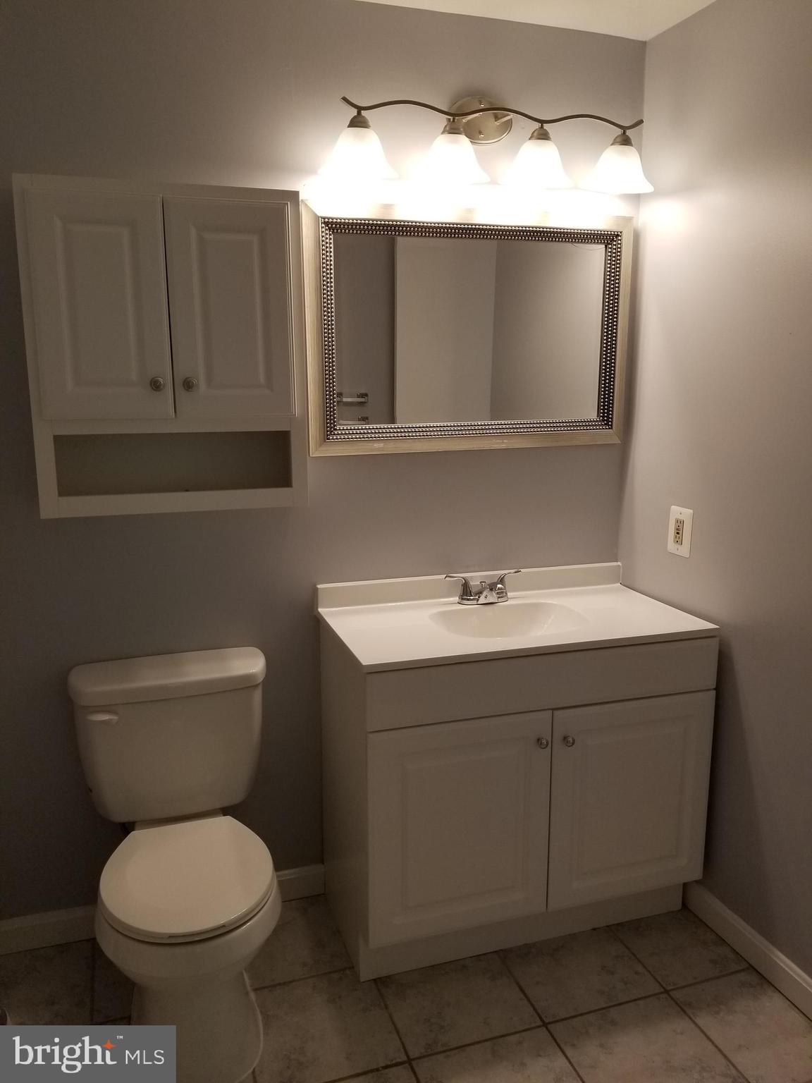 5 Wimbledon Court Silver Spring, MD 20906 - Photo 22 of 32 Full Bathroom