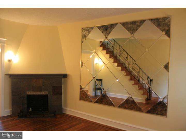 419 Vernon Road Philadelphia, PA 19119 - Photo 5 of 20 Living Room