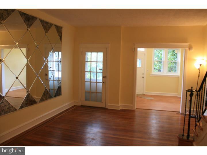 419 Vernon Road Philadelphia, PA 19119 - Photo 6 of 20 Living Room