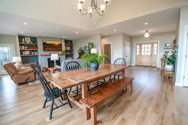 $849,000 | 131 Pine Street Northwest, New London, MN 56273