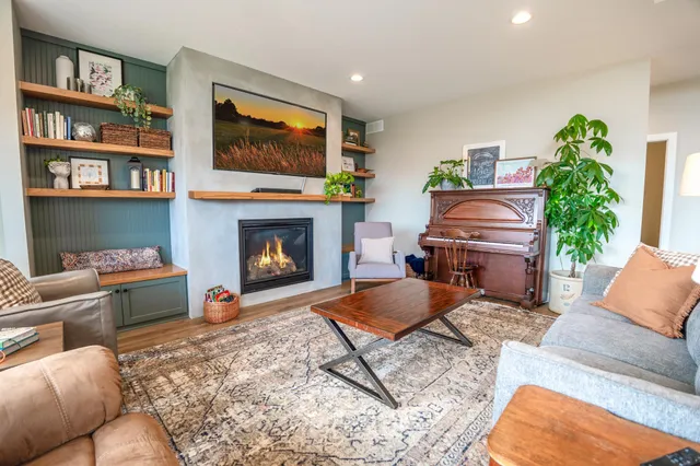 $849,000 | 131 Pine Street Northwest, New London, MN 56273