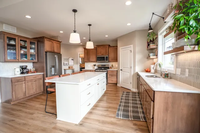 $849,000 | 131 Pine Street Northwest, New London, MN 56273