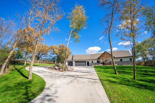 $849,000 | 131 Pine Street Northwest, New London, MN 56273