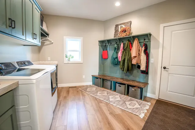 $849,000 | 131 Pine Street Northwest, New London, MN 56273