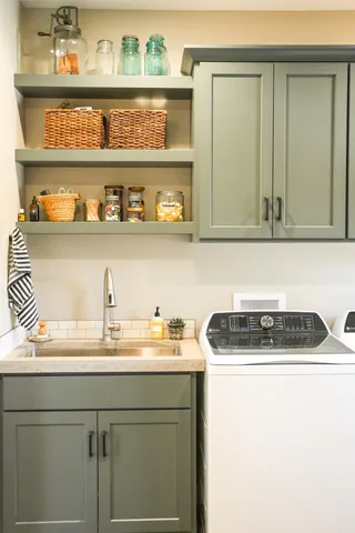 $849,000 | 131 Pine Street Northwest, New London, MN 56273