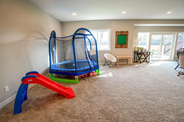 $849,000 | 131 Pine Street Northwest, New London, MN 56273