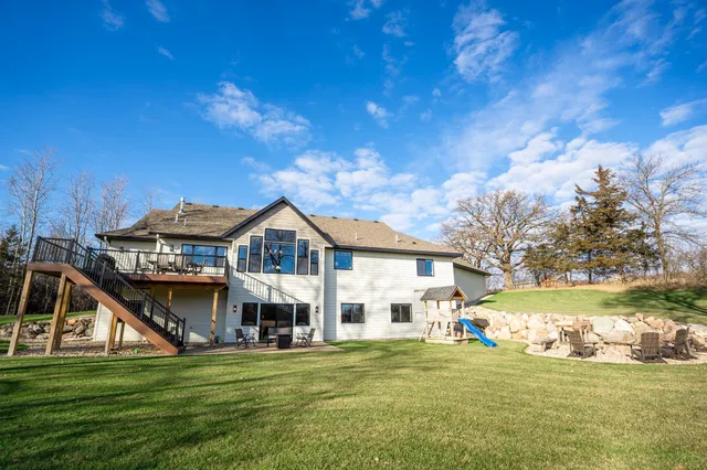 $849,000 | 131 Pine Street Northwest, New London, MN 56273