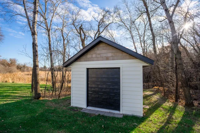 $849,000 | 131 Pine Street Northwest, New London, MN 56273