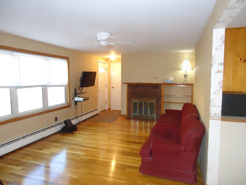 182 Manning Street Hudson, MA 01749 - Photo 5 of 24 Gallery Image 5