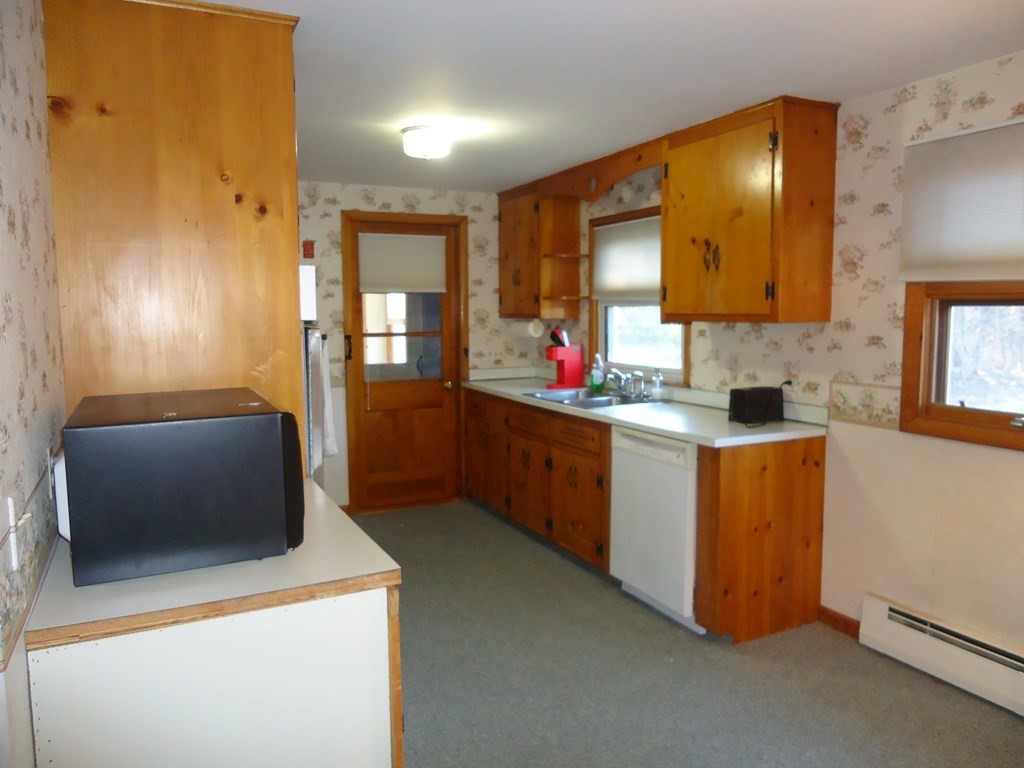 182 Manning Street Hudson, MA 01749 - Photo 6 of 24 Gallery Image 6