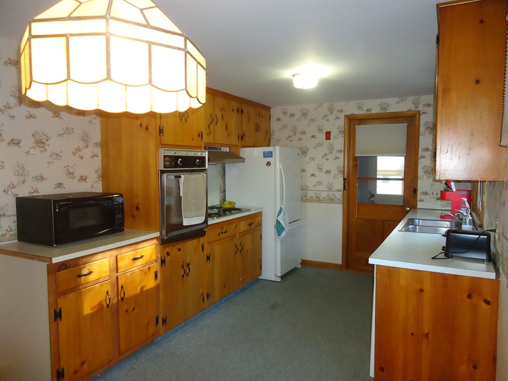 182 Manning Street Hudson, MA 01749 - Photo 8 of 24 Gallery Image 8