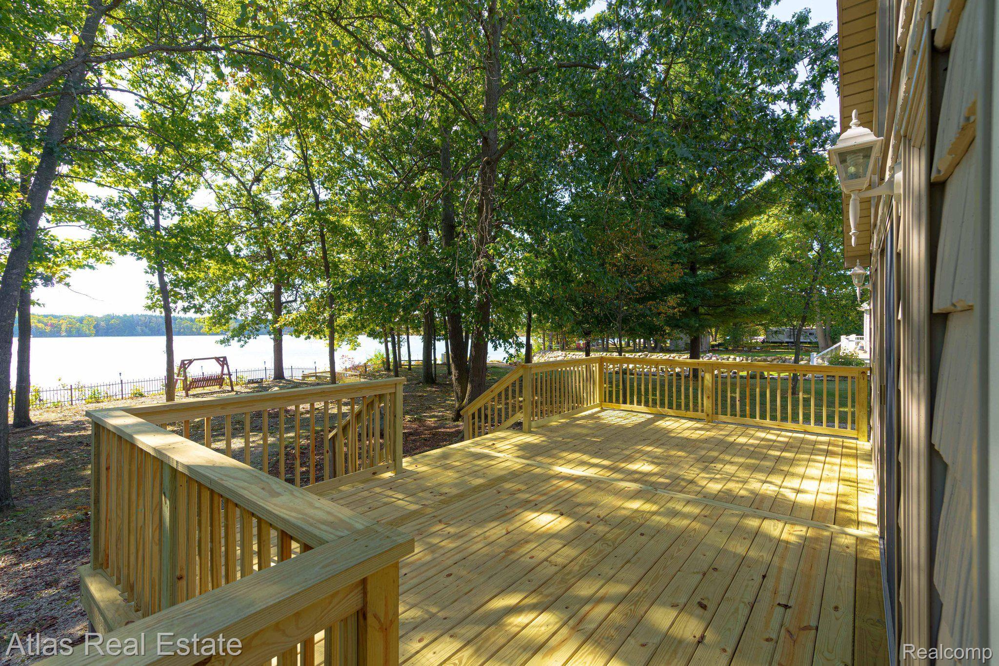 11280 Old Mt Morris Road Davison, MI 48423 - Photo 7 of 48 Deck5