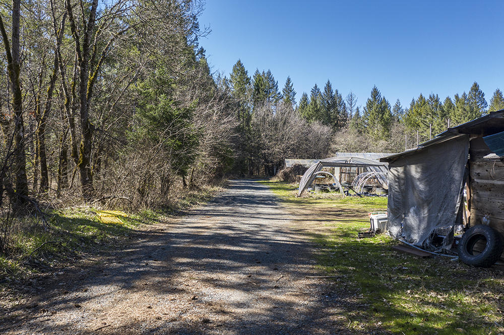 3580 Rockydale Road Cave Junction, OR 97523 - Photo 19 of 28 19