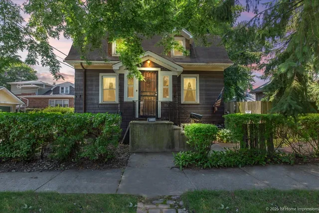 $114,900 | 13346 Irving Avenue, Blue Island, IL 60406