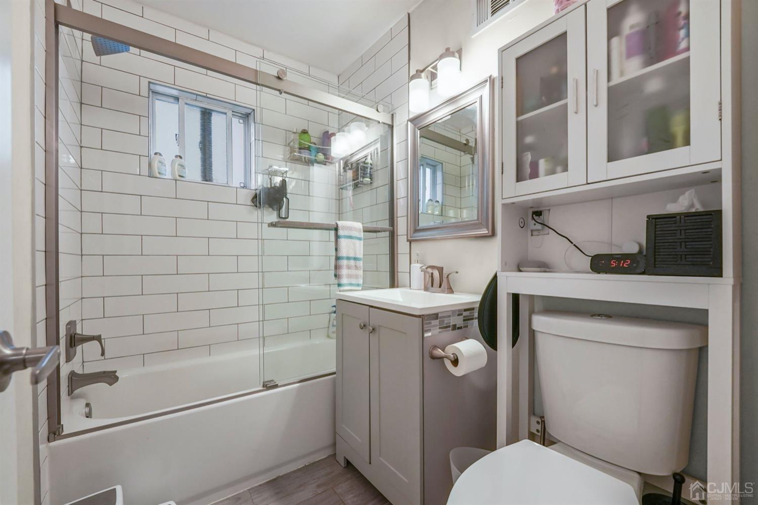 21 Burnham Road East Brunswick, NJ 08816 - Photo 14 of 18 Gallery Image 14