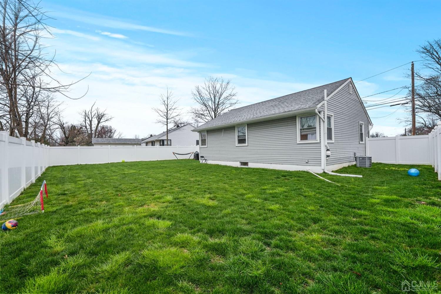 21 Burnham Road East Brunswick, NJ 08816 - Photo 3 of 18 Gallery Image 3