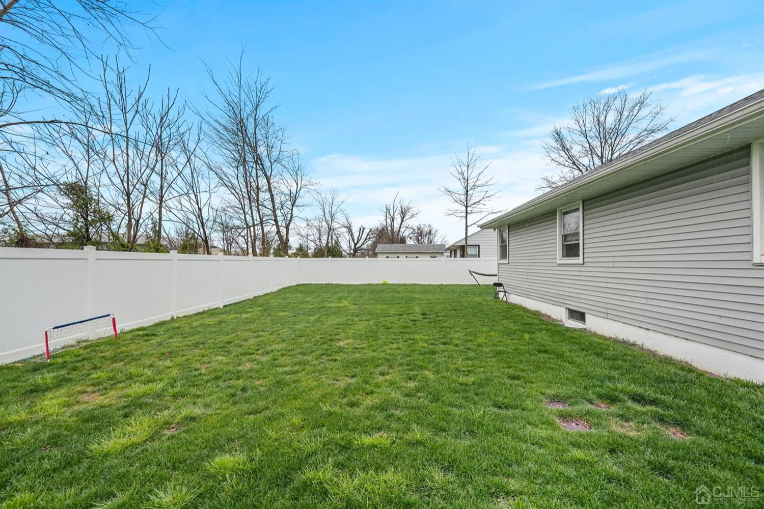 21 Burnham Road East Brunswick, NJ 08816 - Photo 4 of 18 Gallery Image 4