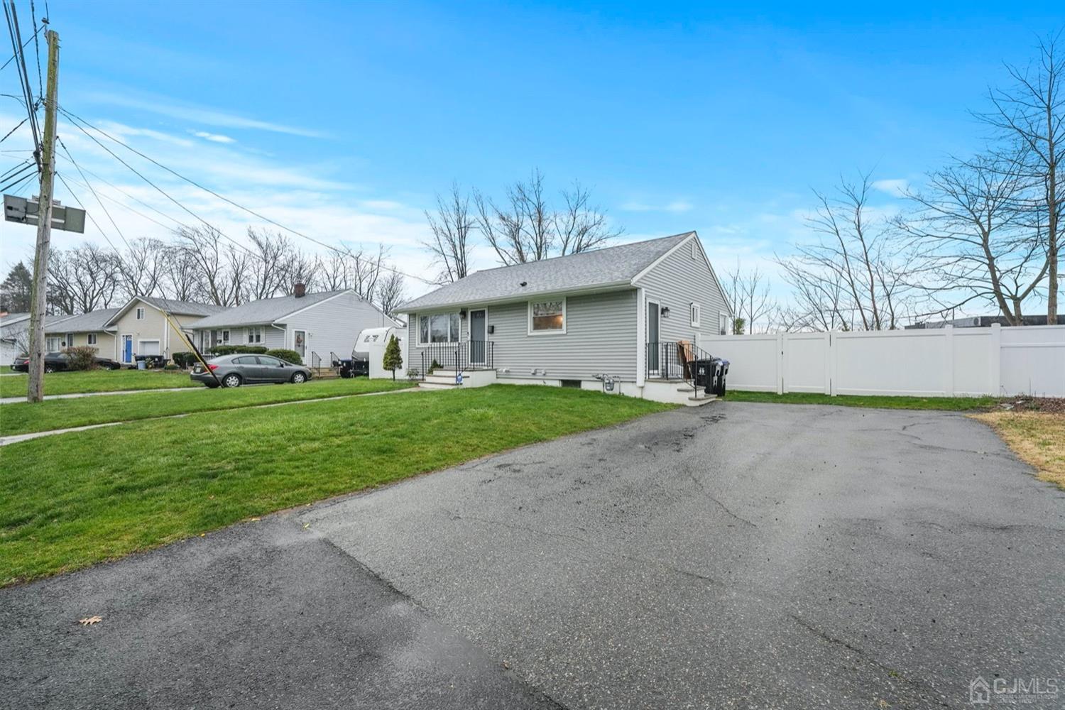 21 Burnham Road East Brunswick, NJ 08816 - Photo 5 of 18 Gallery Image 5