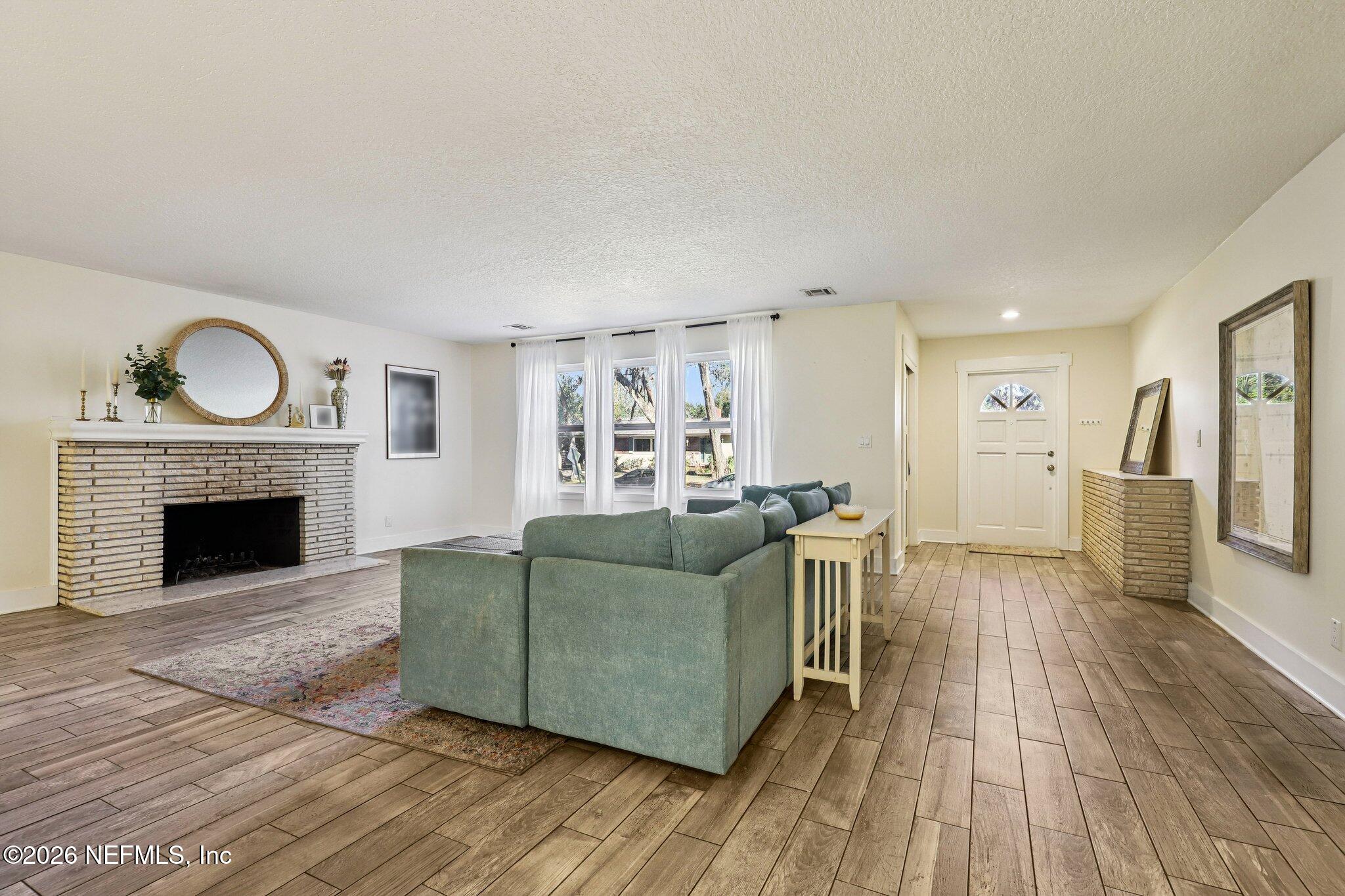 1911 Tanglewood Road Jacksonville Beach, FL 32250 - Photo 6 of 48 Living Room