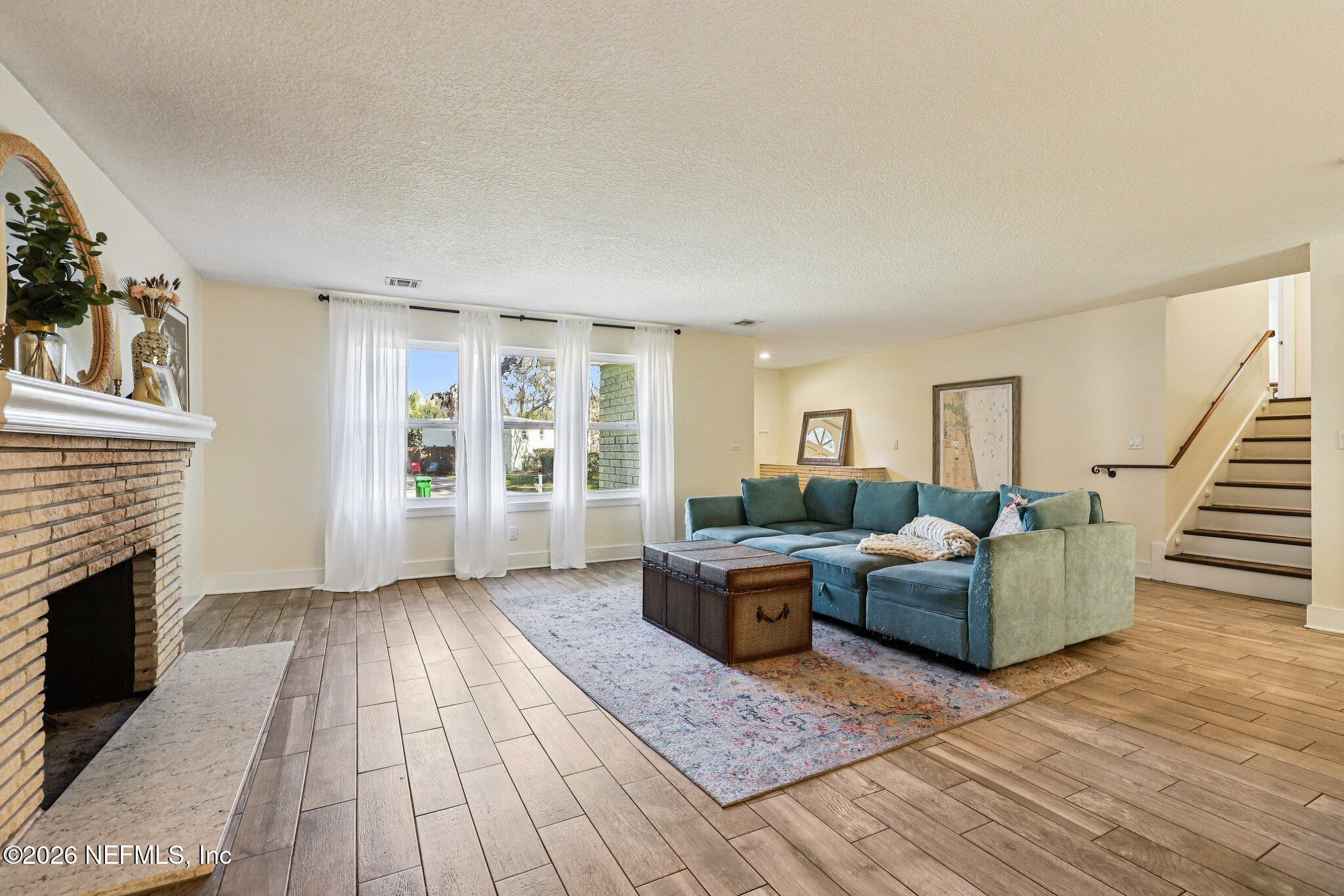 1911 Tanglewood Road Jacksonville Beach, FL 32250 - Photo 8 of 48 Living Room