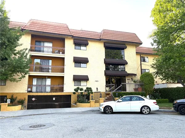 $3,200 | 645 Balboa Avenue, Unit 2C, Glendale, CA 91206