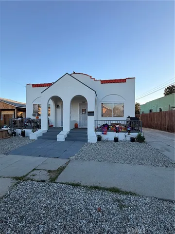 a house view with a outdoor space