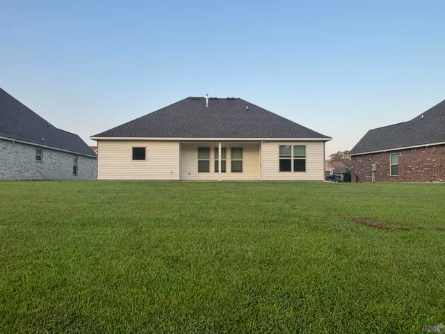 $1,900 | 23137 Antler Lake Drive, Denham Springs, LA 70726