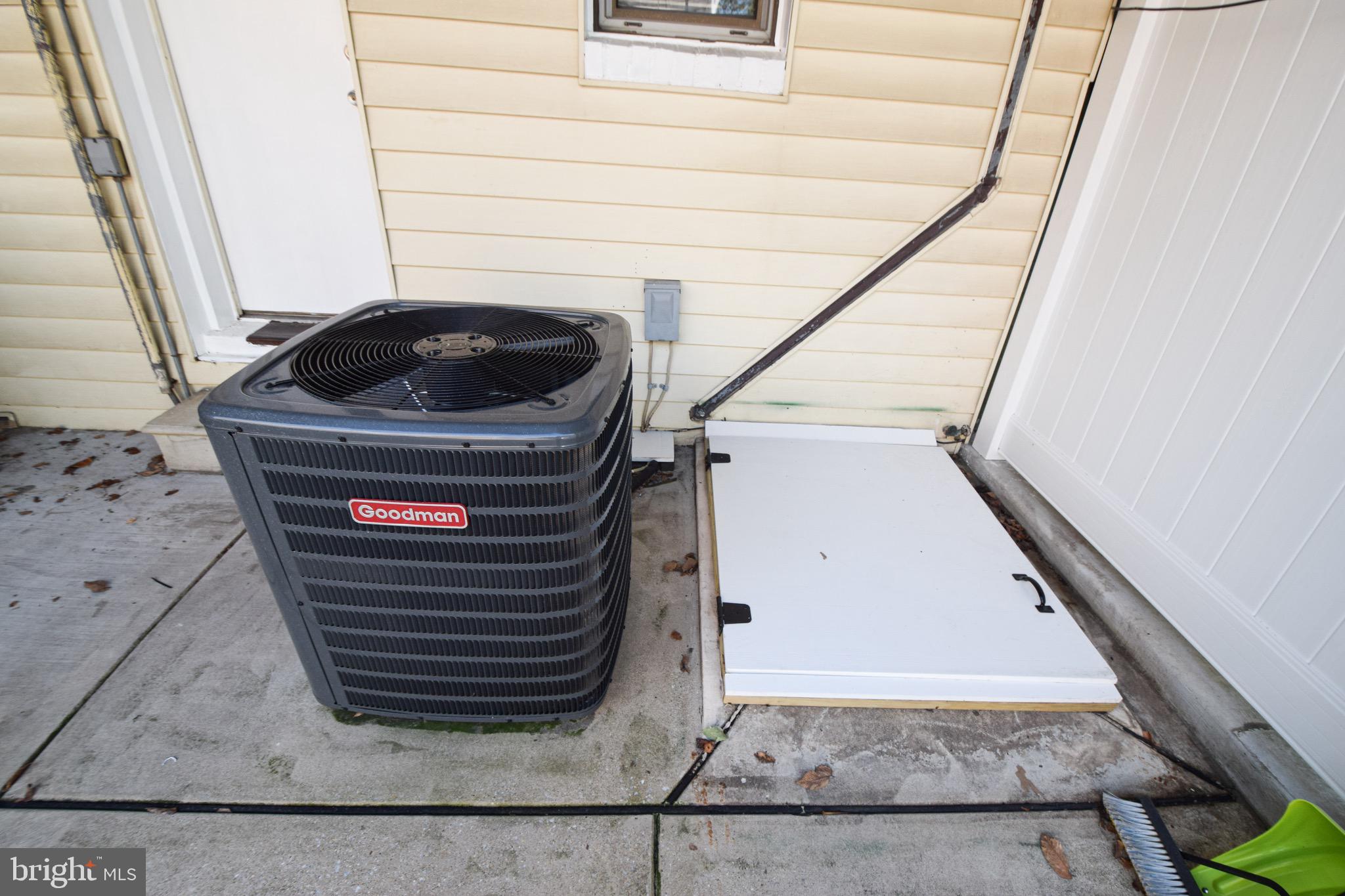 3606 Hudson Street Baltimore, MD 21224 - Photo 48 of 52 a view of entryway