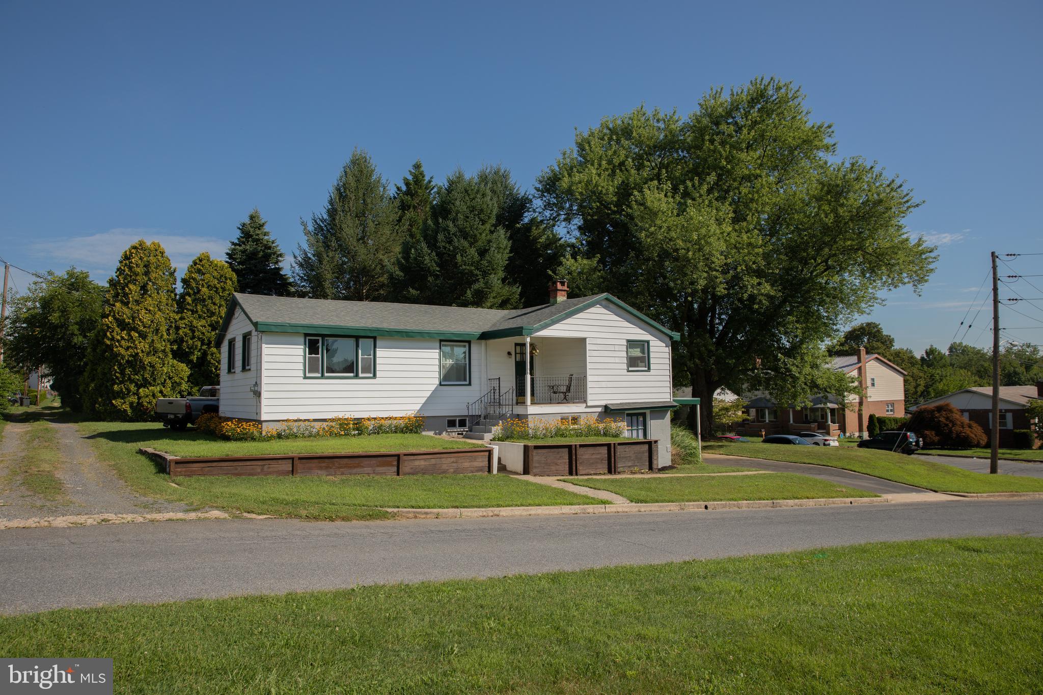 300 Funston Avenue Reading, PA 19607 - Photo 2 of 25