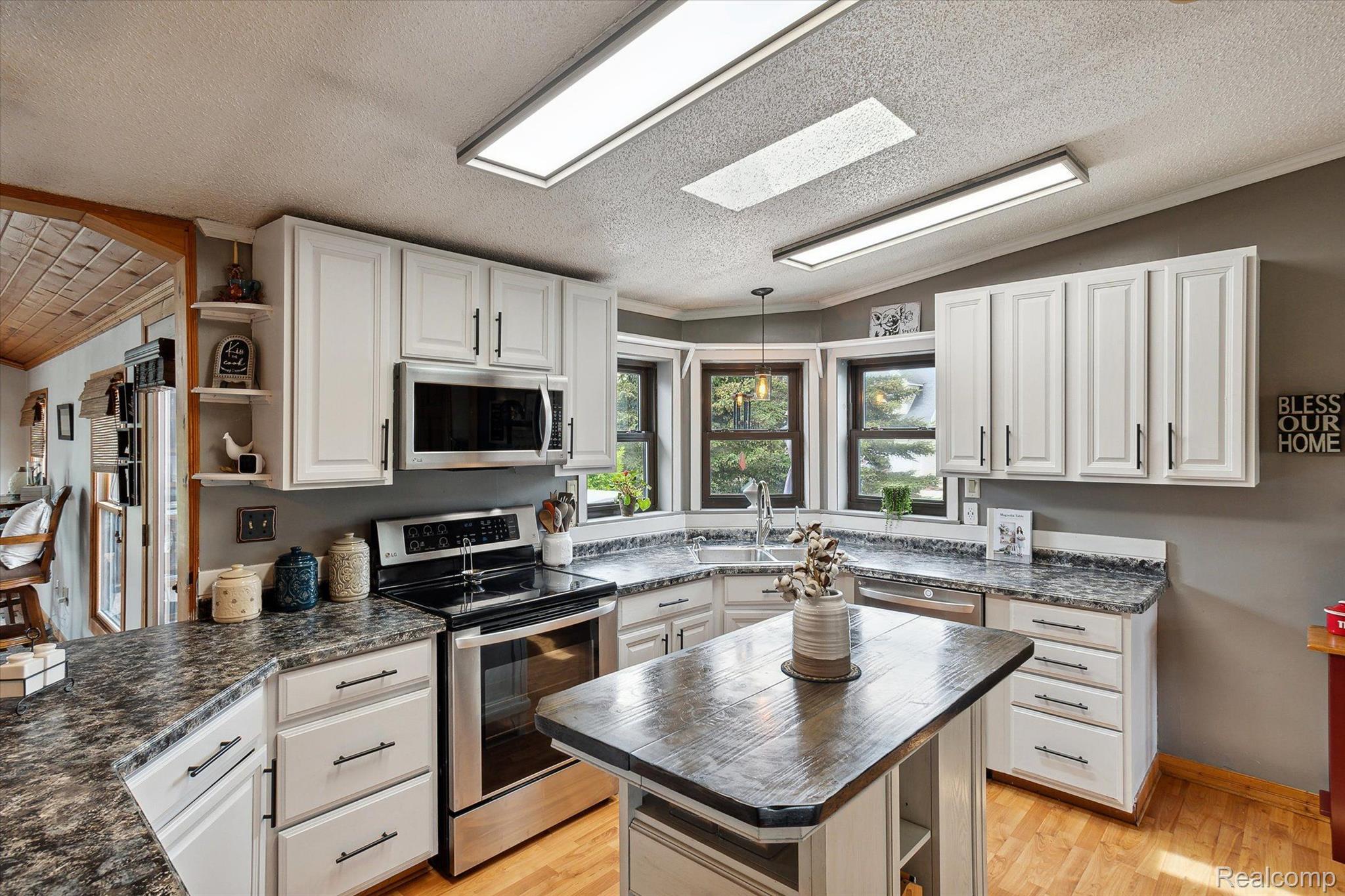 12001 Jackson Road Dexter, MI 48130 - Photo 11 of 65 Gallery Image 11