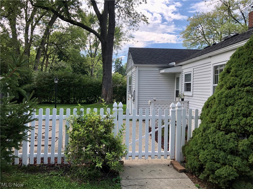 1246 Garman Road Akron, OH 44313 - Photo 20 of 22 View of gate