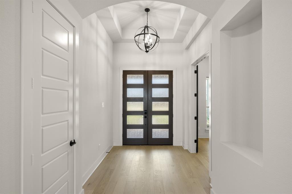 6451 Cedar Elm Road Midlothian, TX 76065 - Photo 4 of 39 6451 Cedar Elm- Entry-8887